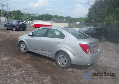 2015 Chevrolet Sonic Ls Auto из США, поврежденный, VIN 1G1JA5SH1F4166541